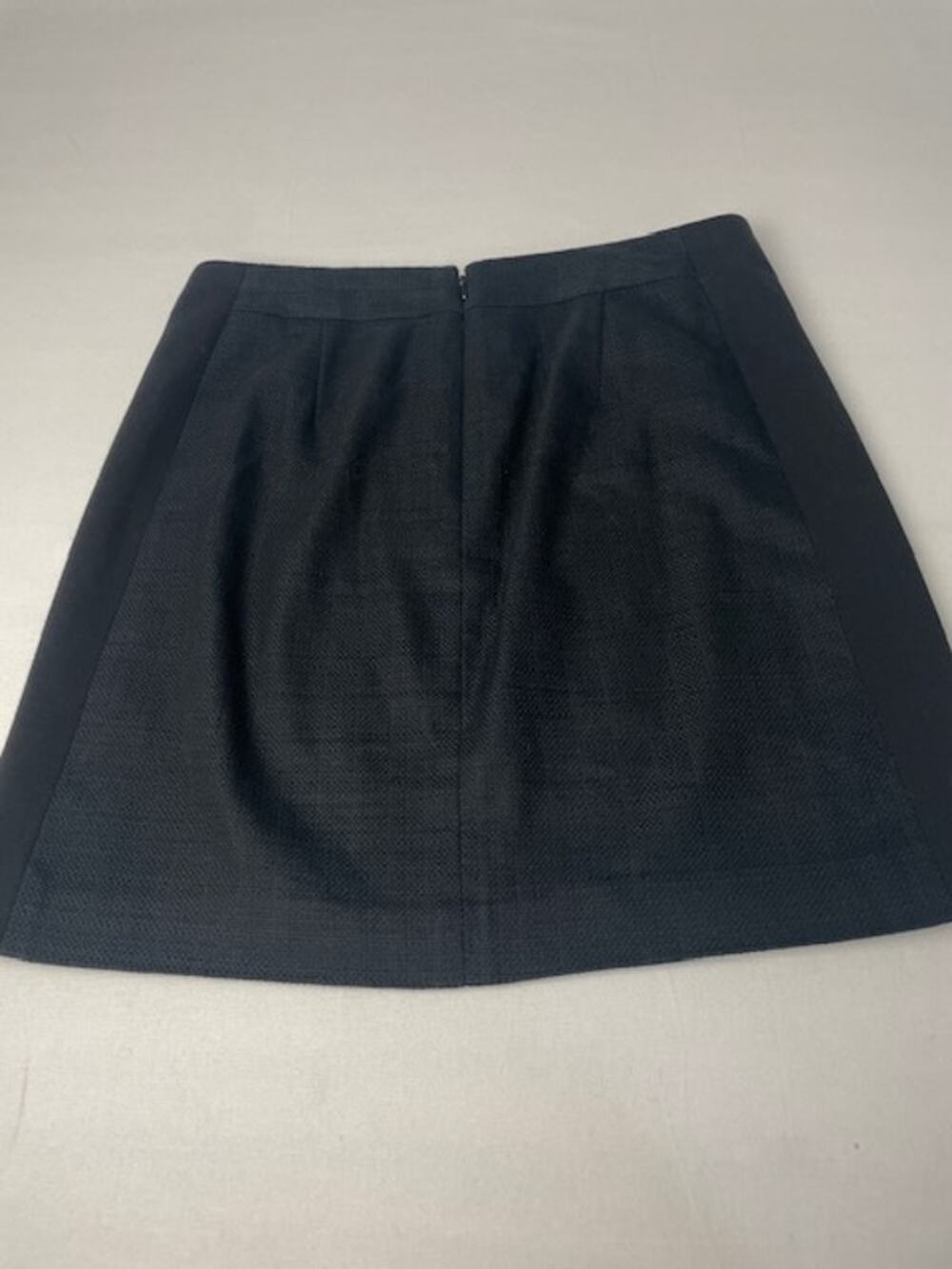 Ann Taylor Black Textured A-Line Mini Skirt Size 8 Career Classic Preppy